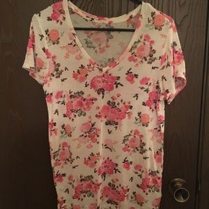 Rose vneck tshirt